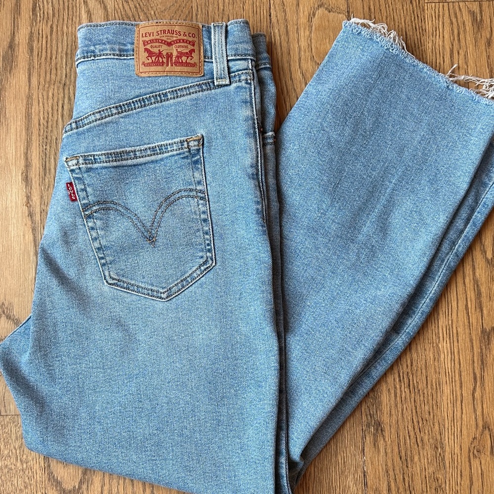 Levi’s Ribcage Straight Ankle Jeans Size 28 Distressed Knees Raw Hem Button Fly